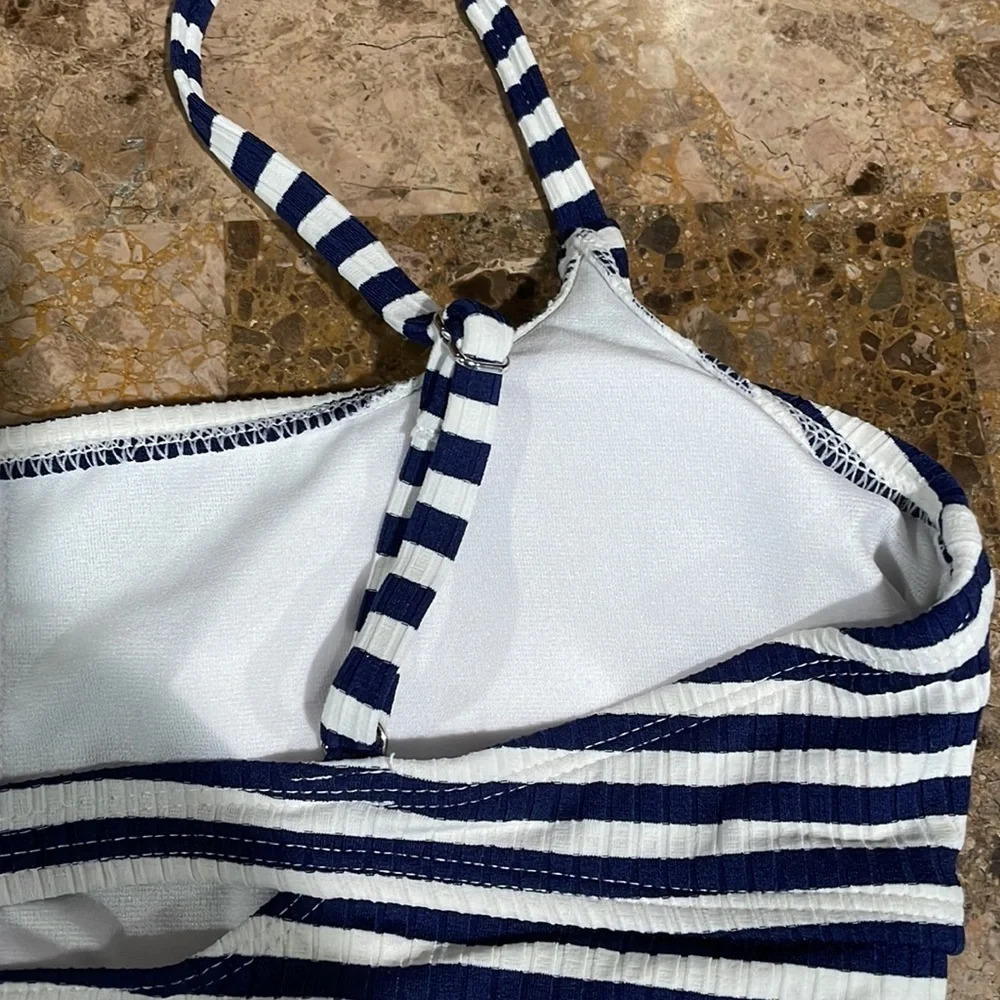 Cute Bikini Top - Picture 8 of 9